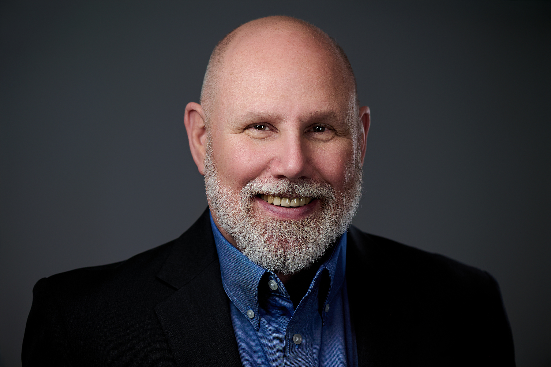 Headshot Executive: Bob Evart